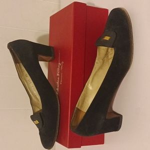 Salvatore Ferragamo vintage black velvet heeled loafers with box size 9.5/10 B w